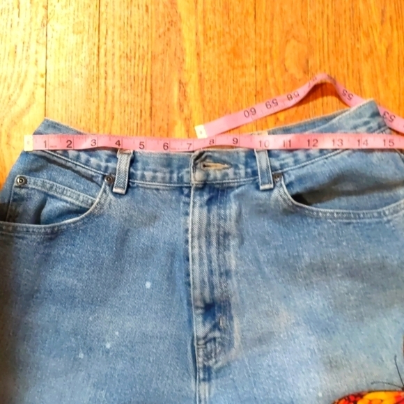 Customized Vintage jeans with butterfly and bleach - Picture 9 of 10